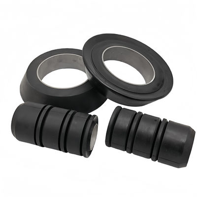 كوب مسحة مطاطي عالي الأداء بتصنيف ضغط 10,000 رطل لكل بوصة مربعة، مادة النتريل (NBR)، وأحجام مخصصة لتطبيقات حقول النفط